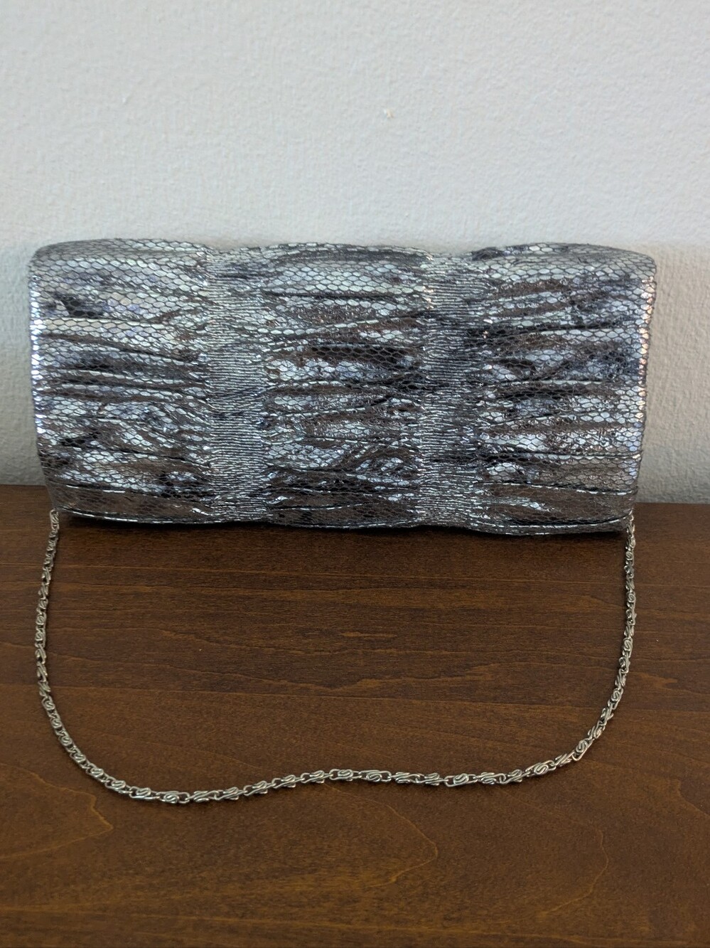 Jessica McClintock Silver Snakeskin Evening Clutch Purse Chain Strap Ruched - Picture 1 of 4